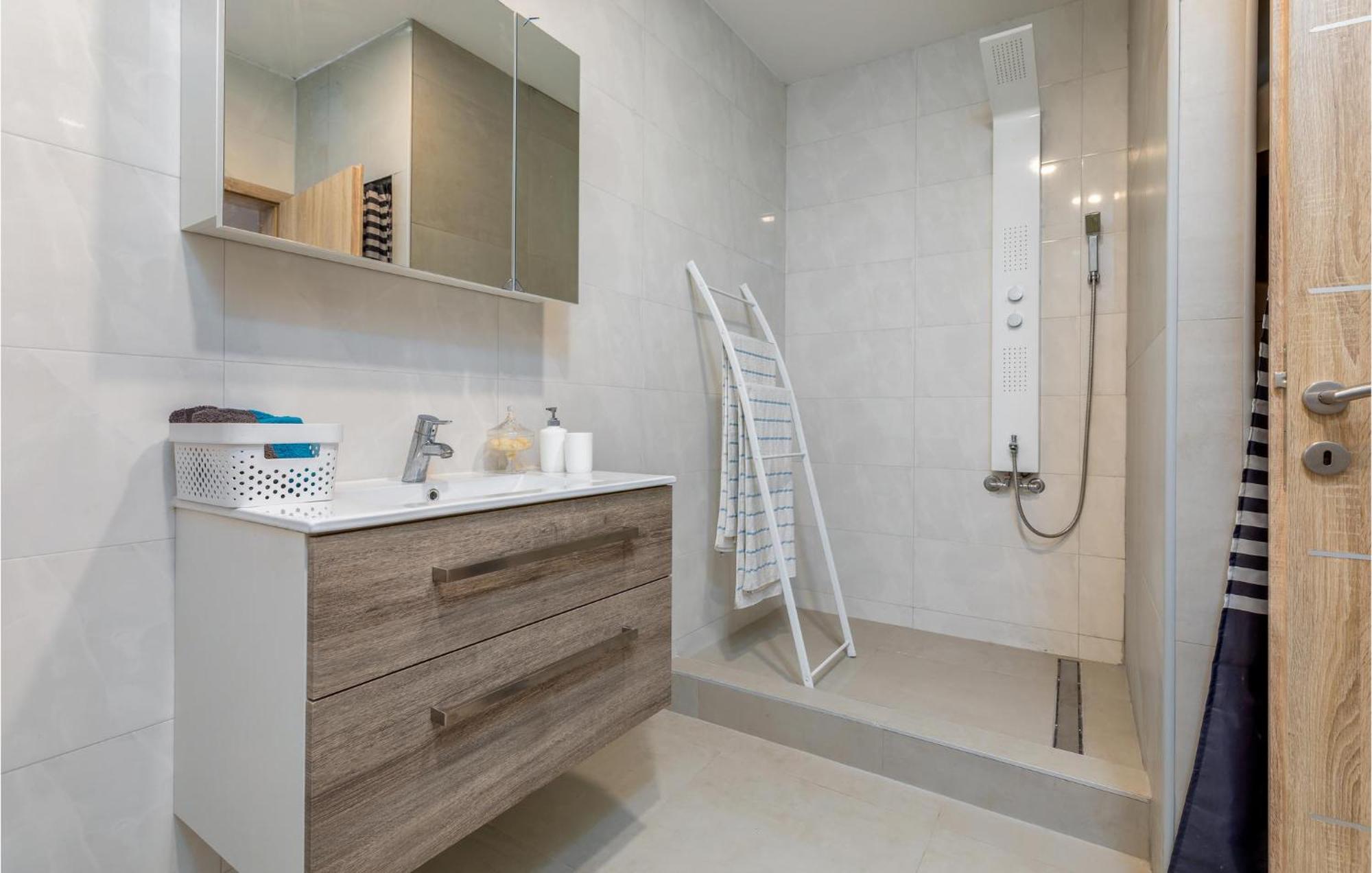 Awesome Apartment In Pula With Wifi ภายนอก รูปภาพ